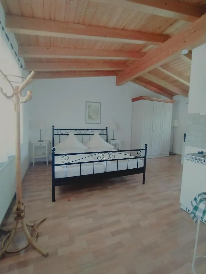 Πανσιόν Dorfschaenke Deggendorf Hotel & Apartmenthaus